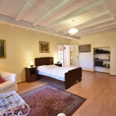 Holiday Home With Large Garden Saint-Michel-de-la-Pierre