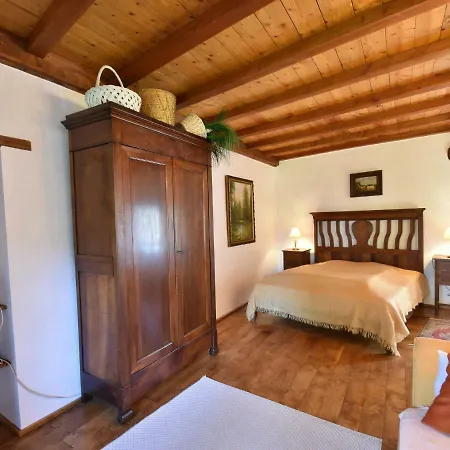 Holiday Home With Large Garden Saint-Michel-de-la-Pierre