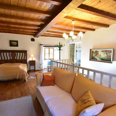 Holiday Home With Large Garden Saint-Michel-de-la-Pierre
