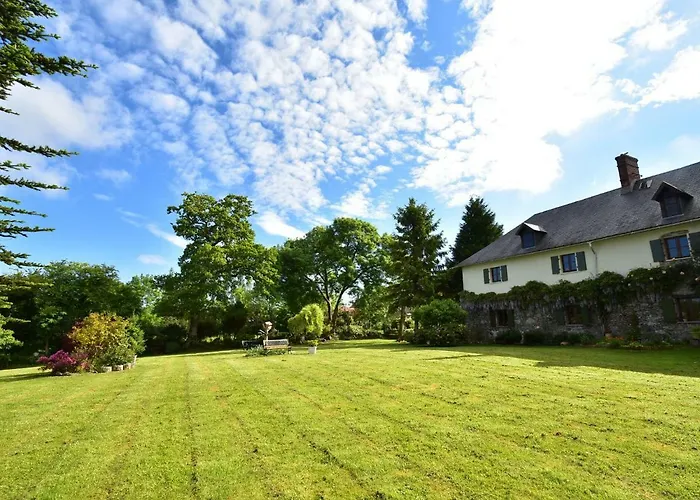 Saint-sauveur Hideaway بيت للعطل